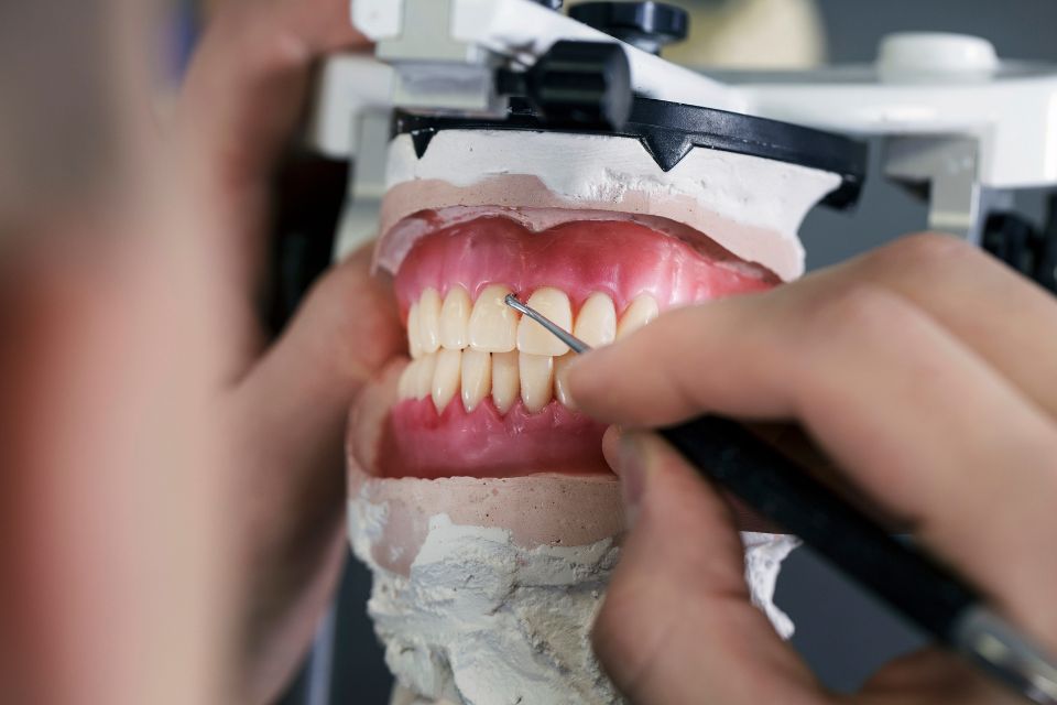 Prótesis Dentales en Carmona 1 Diseño sin título (3)