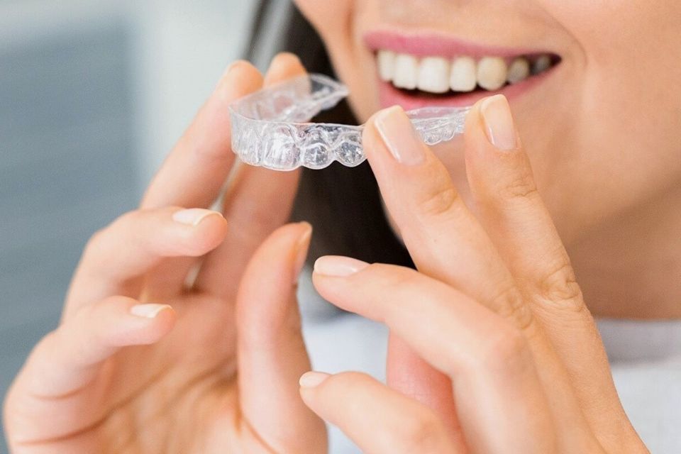 Prótesis Dentales en Carmona 2 Diseño sin título (4)