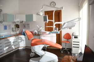 Ortodoncia invisible vs brackets - Clínica Dental Paraíso Carmona